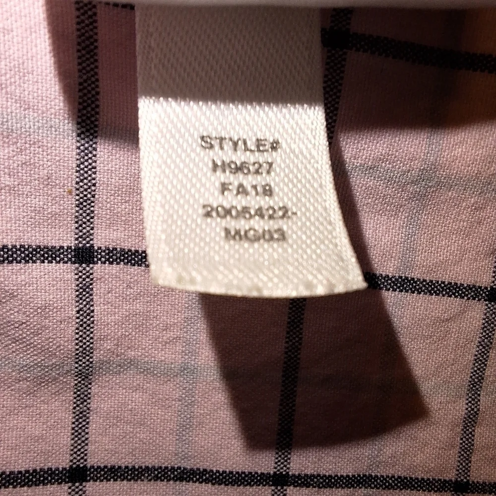 A J. Crew Classic long sleeve button-down shirt in a mens size medium